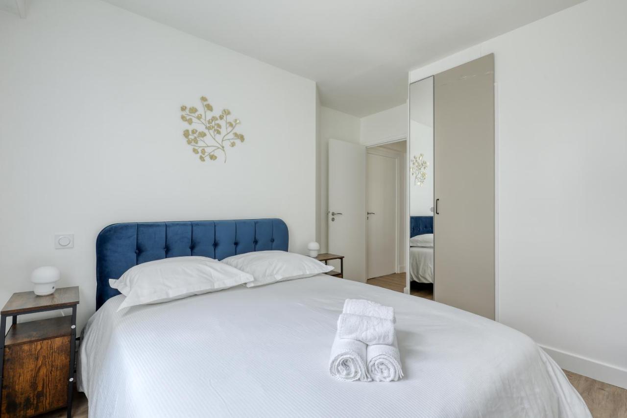 Branded New 4 Bdrs Flat - Huge Terrace - Prime Loc Appartement Parijs